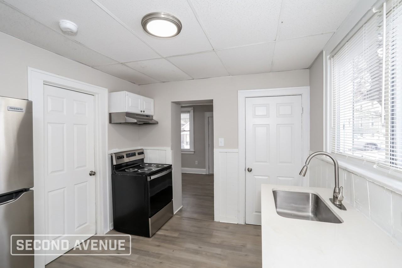 922 Wells St - Photo 6 of 25