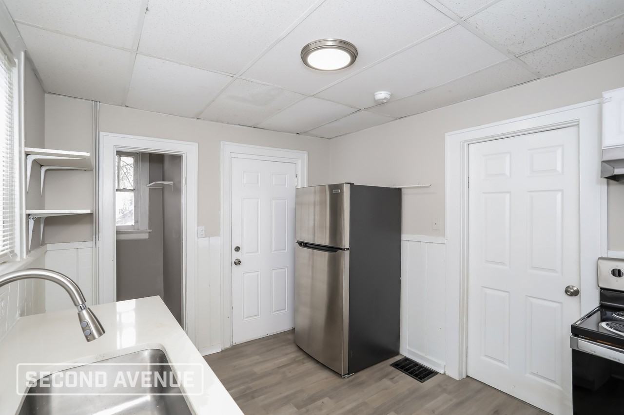 922 Wells St - Photo 7 of 25