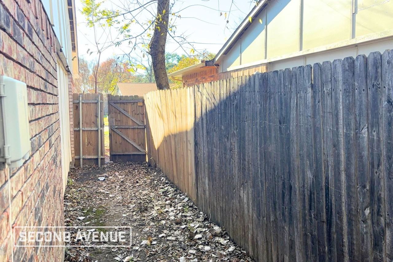 416 Woodcrest Way - Photo 3 of 16