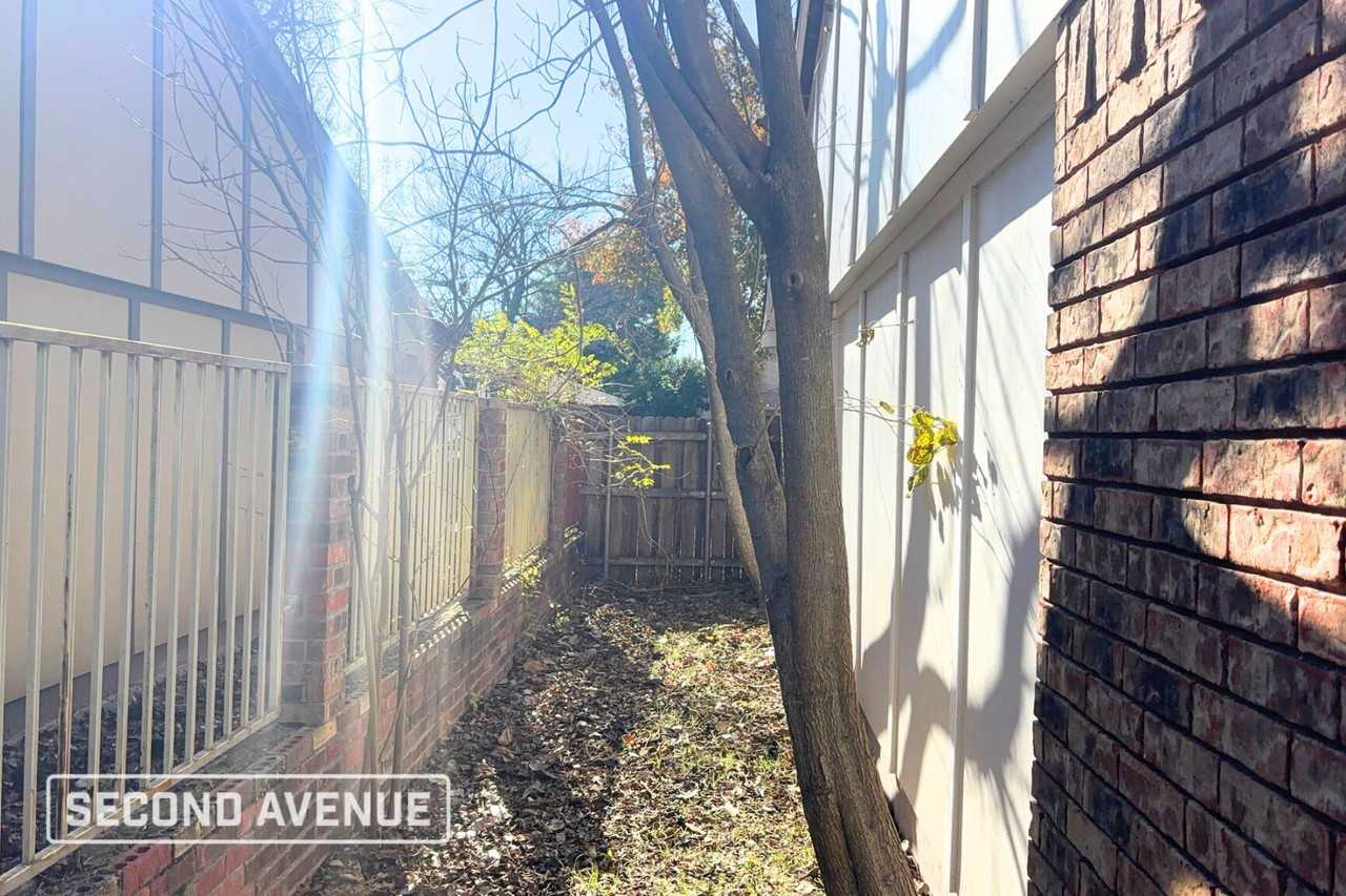 416 Woodcrest Way - Photo 4 of 16