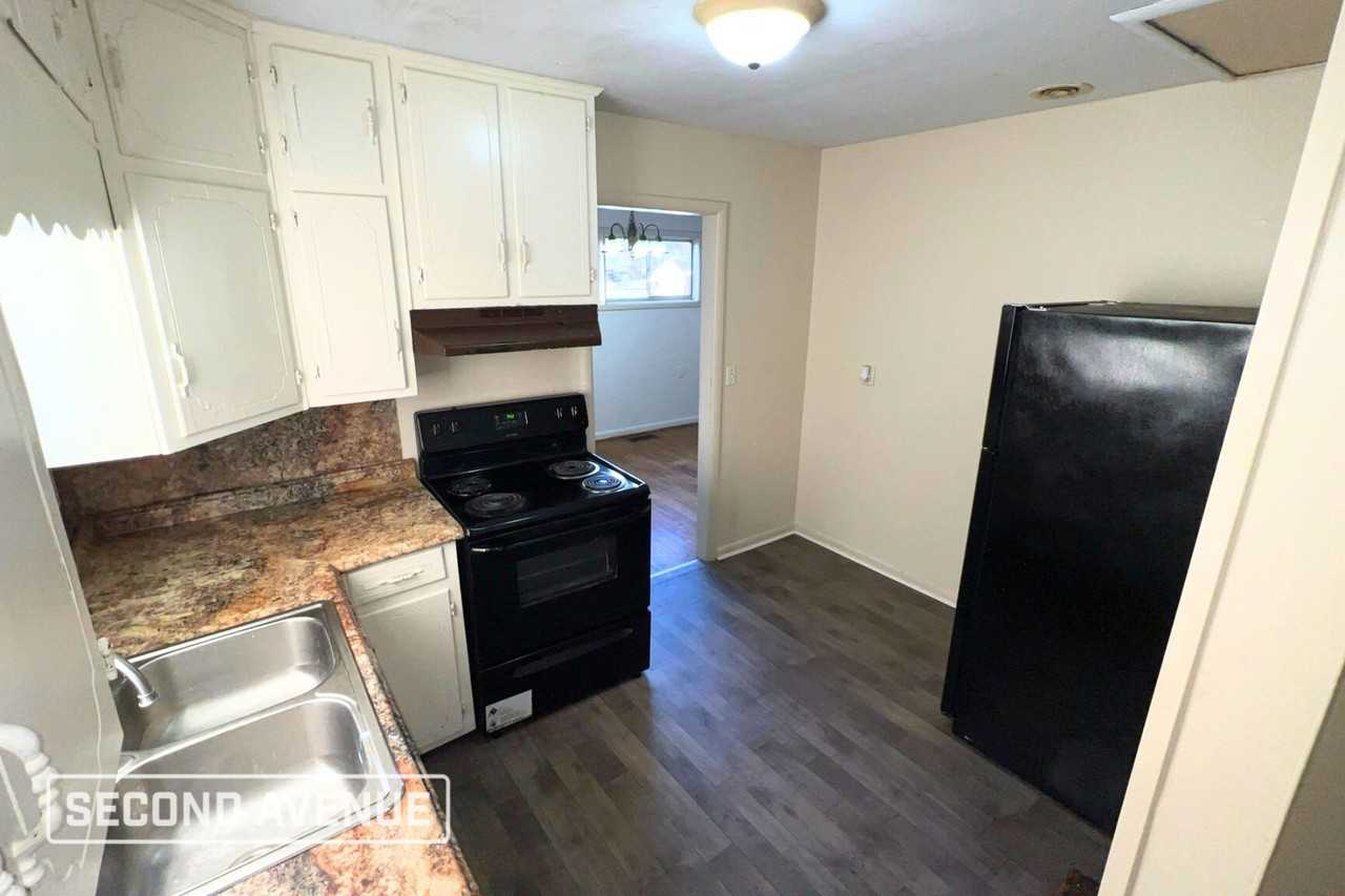 1429 65th St W - Photo 4 of 19