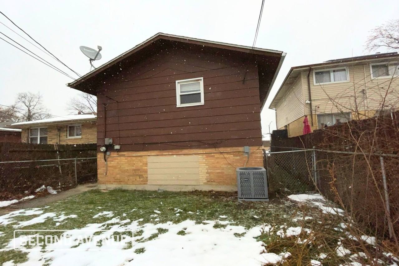 11610 S Elizabeth St - Photo 3 of 16