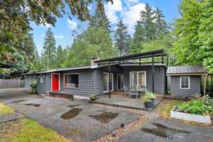 featured image of Montroyal Blvd & Belvedere Dr