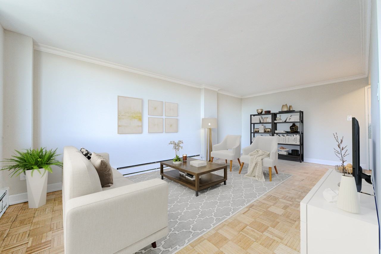 440 Eglinton - Photo 2 of 8