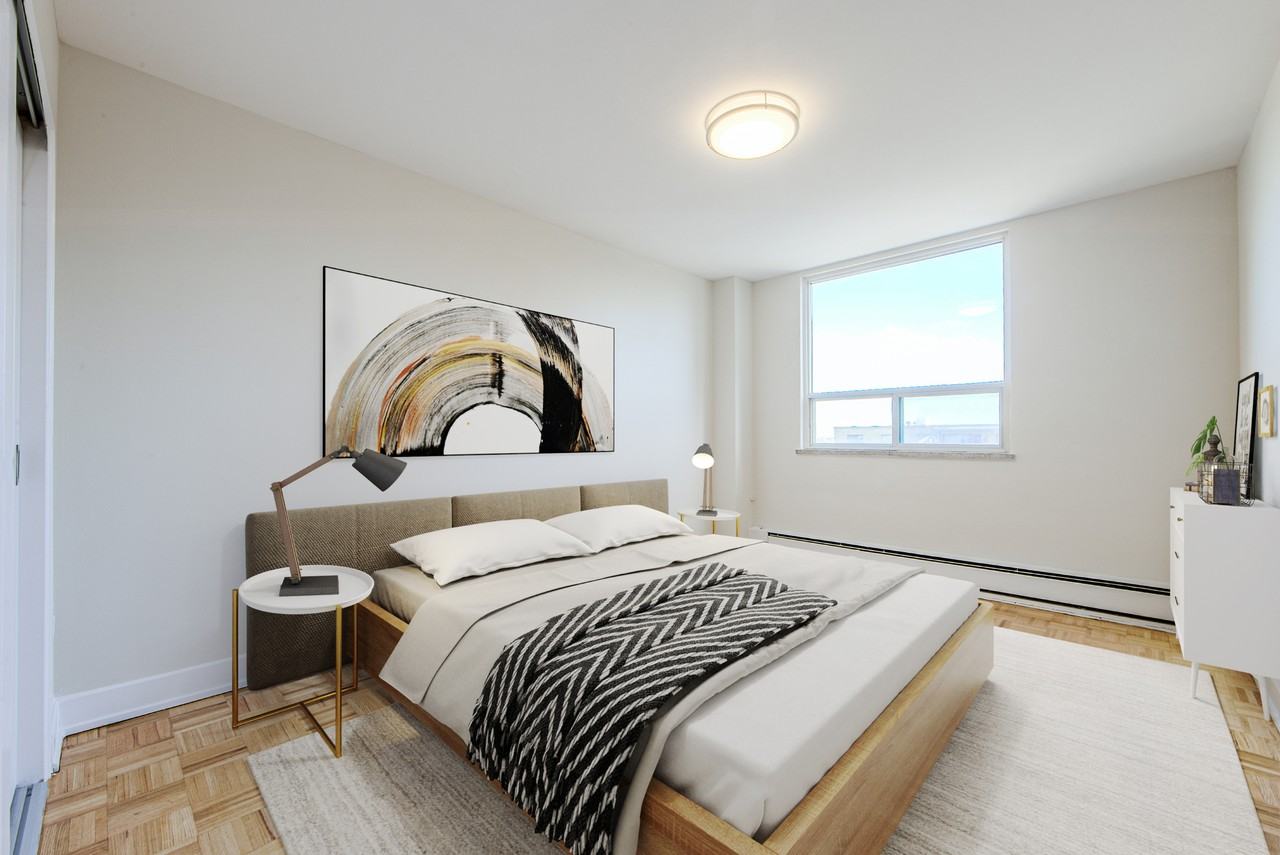 440 Eglinton - Photo 3 of 8