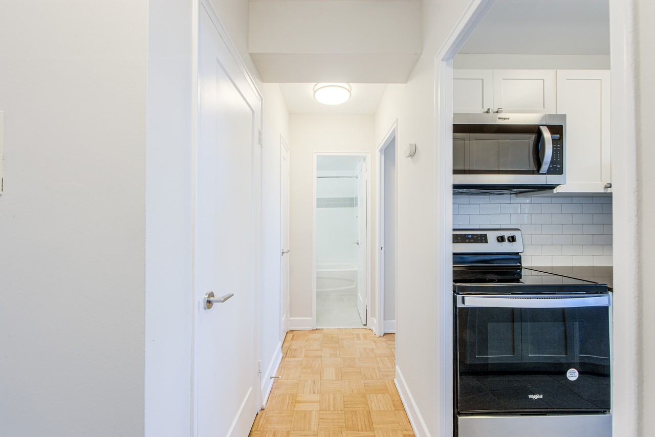 440 Eglinton - Photo 5 of 8