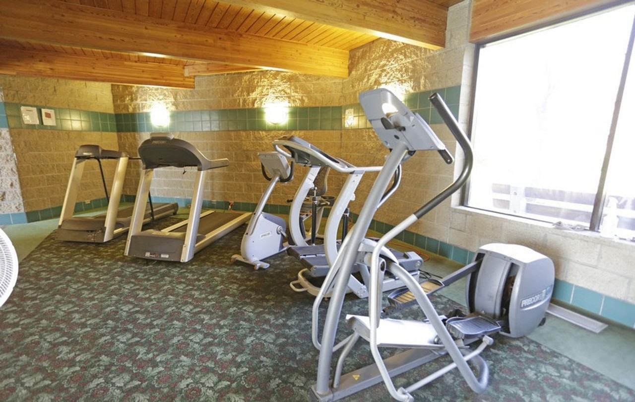 Park Avenue Apartments - Photo 5 of 14