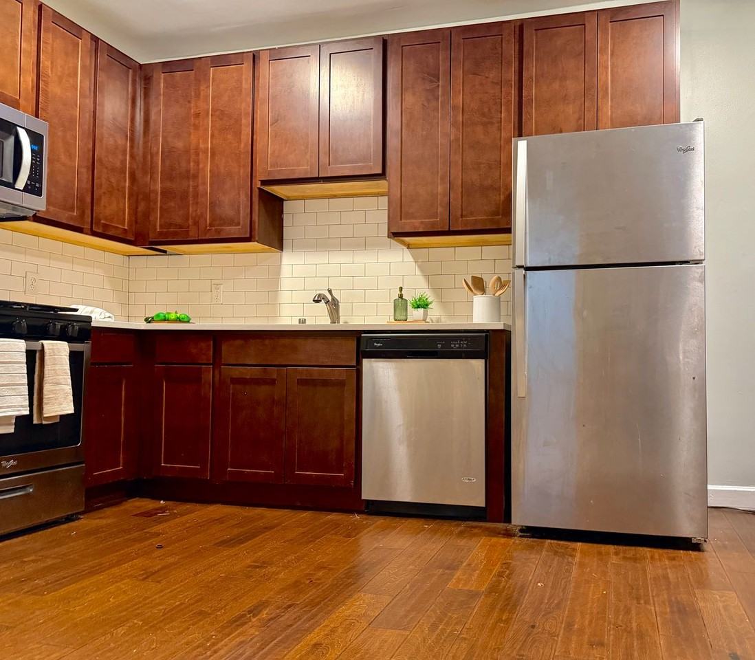 Hawthorne Gates - Photo 2 of 19