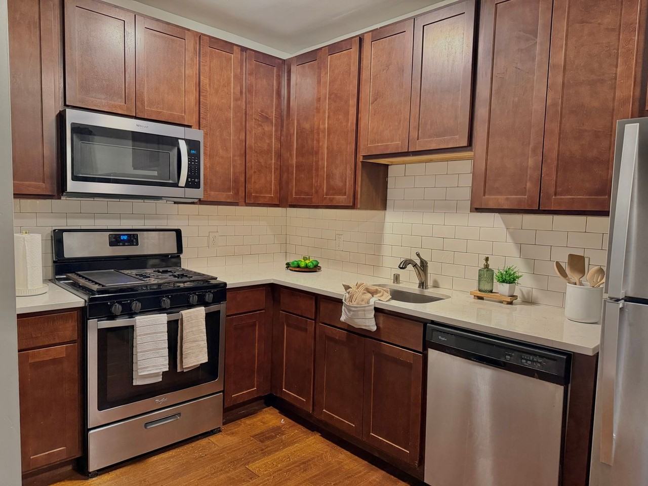 Hawthorne Gates - Photo 3 of 19