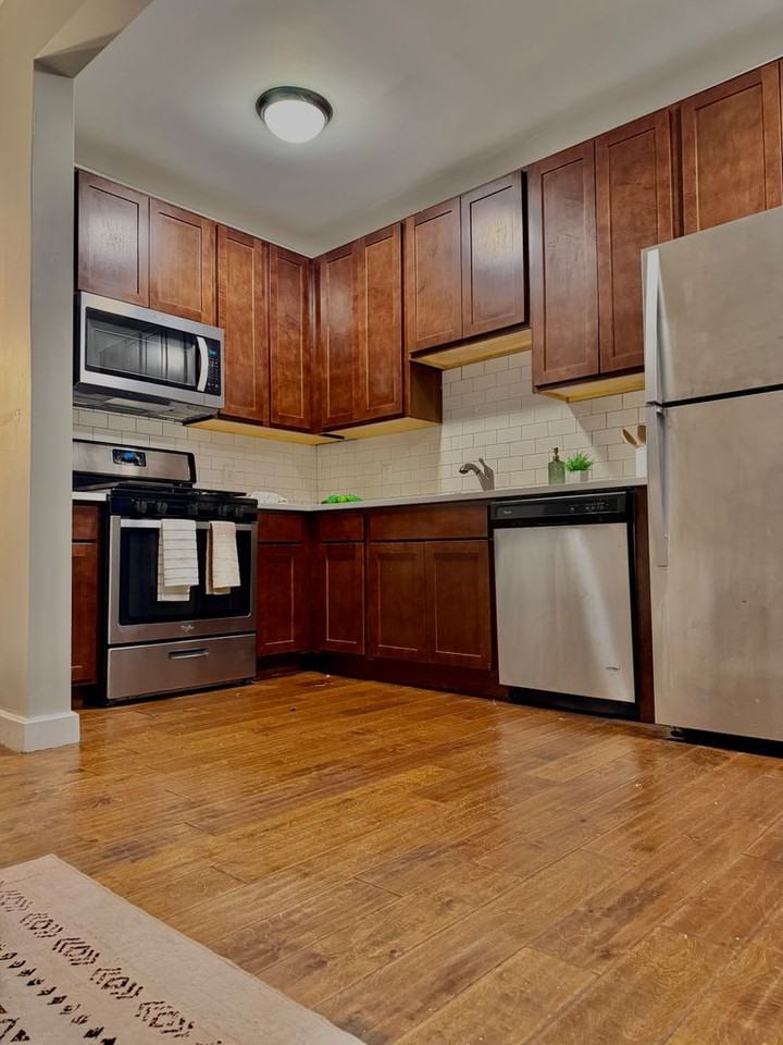 Hawthorne Gates - Photo 4 of 19