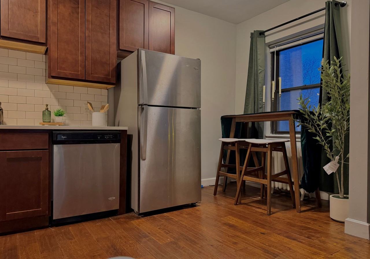 Hawthorne Gates - Photo 5 of 19