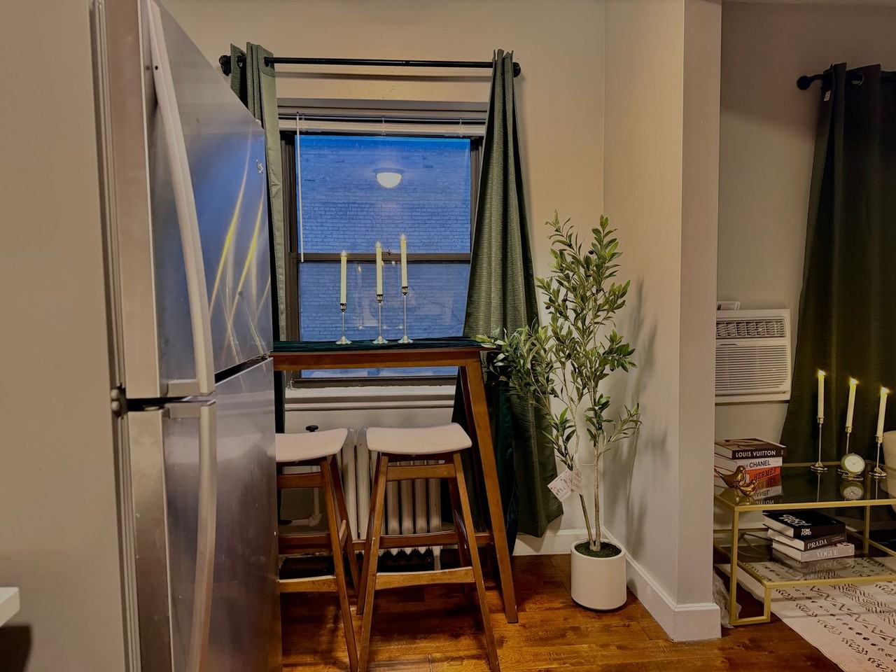 Hawthorne Gates - Photo 6 of 19