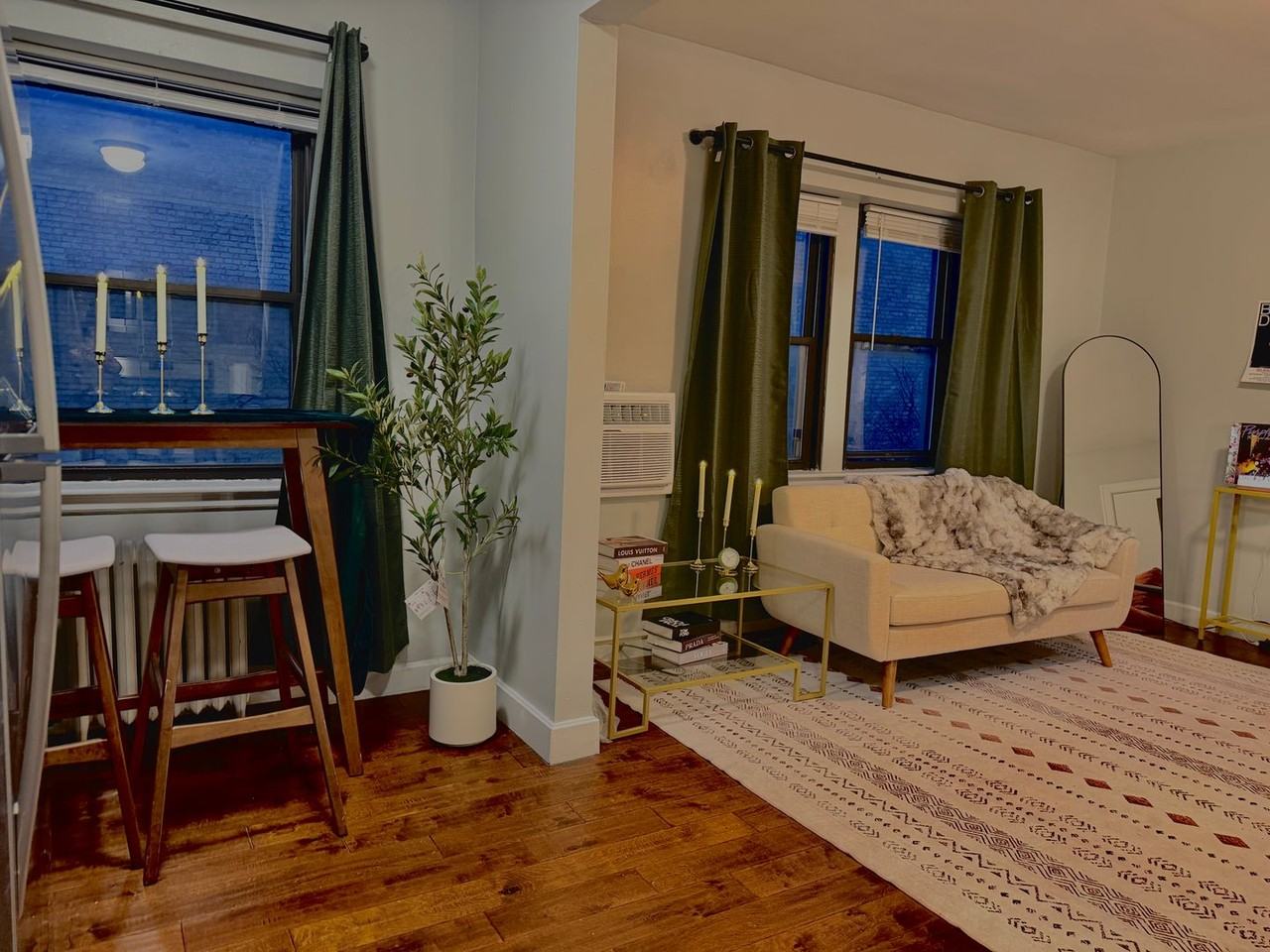 Hawthorne Gates - Photo 7 of 19