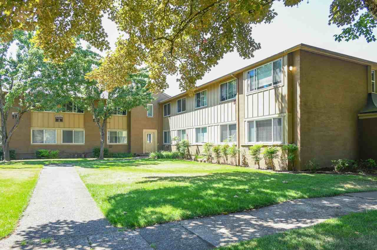 The Ellington Apartments - Photo 7 of 34