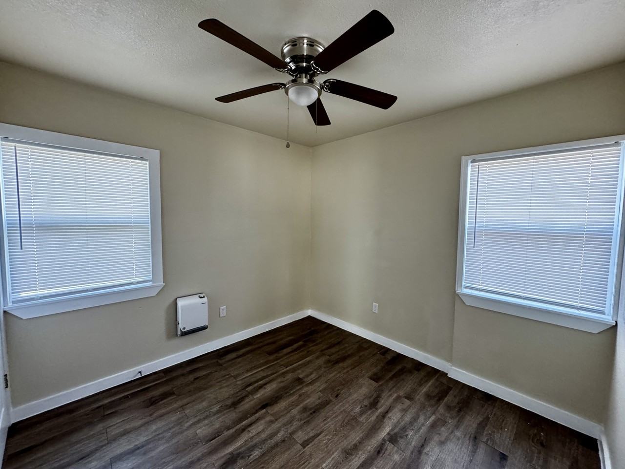 544 Calumet Avenue - Photo 7 of 11