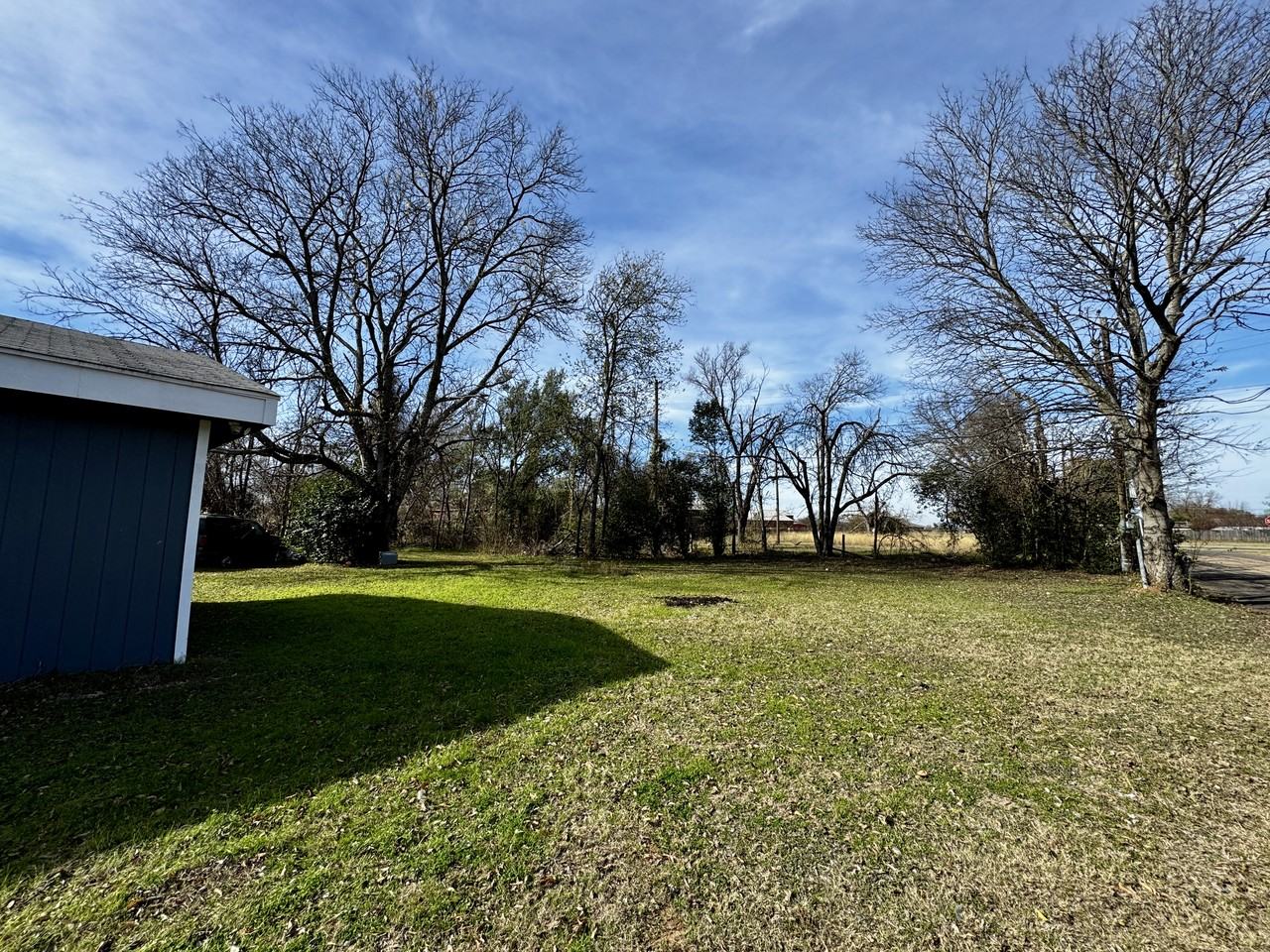 544 Calumet Avenue - Photo 3 of 11