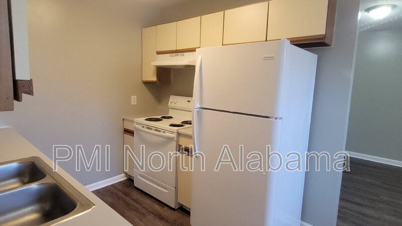 4421 Bonnell Dr Nw #7 - Photo 4 of 12