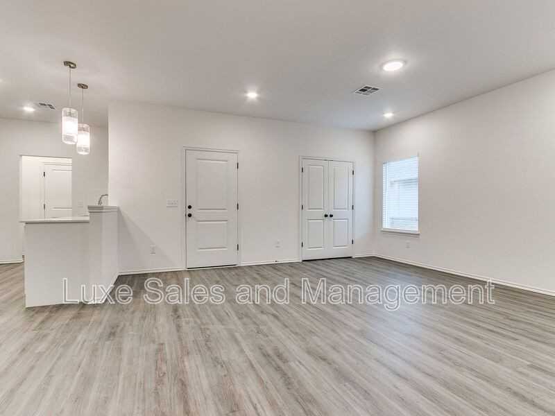 8024 Nw 110th Dr - Photo 6 of 29