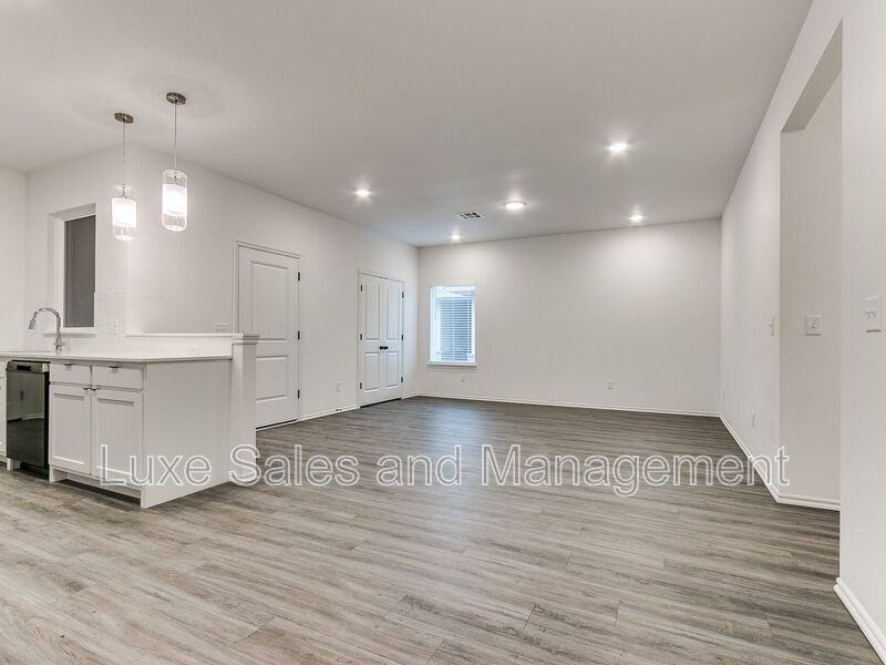 8024 Nw 110th Dr - Photo 7 of 29