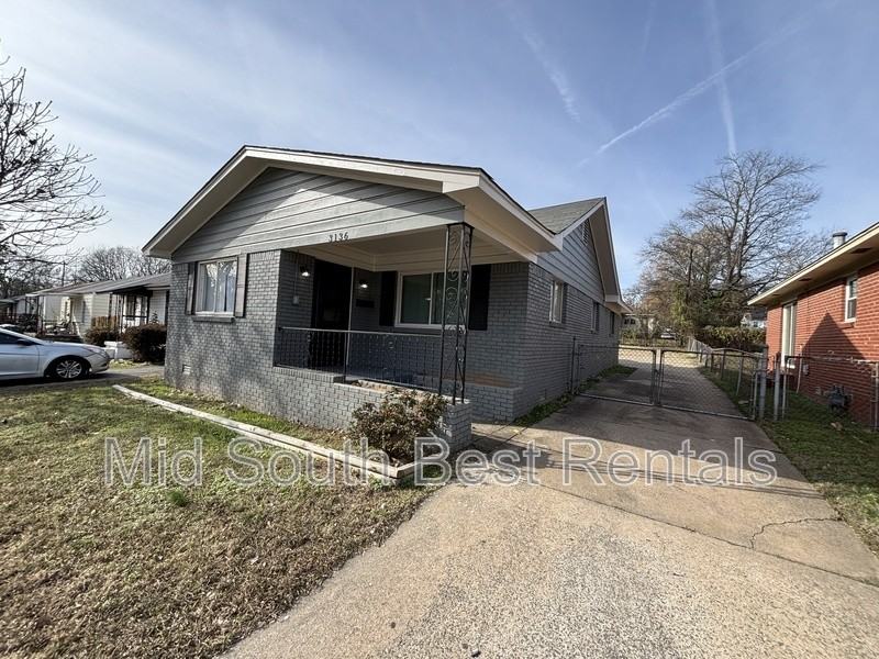 3136 Center St - Photo 2 of 14