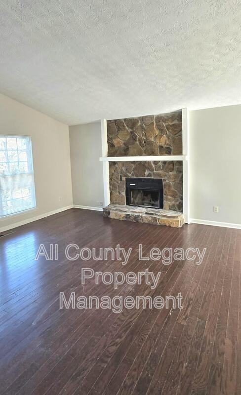 1063 Chisolm Way Nw - Photo 3 of 12