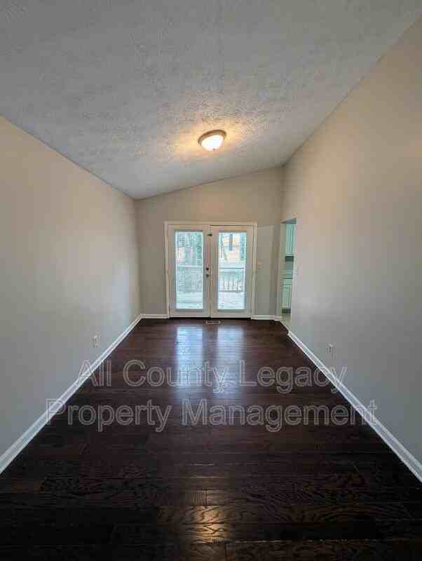 1063 Chisolm Way Nw - Photo 4 of 12