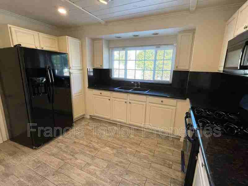 551 N Citrus Ave - Photo 7 of 18