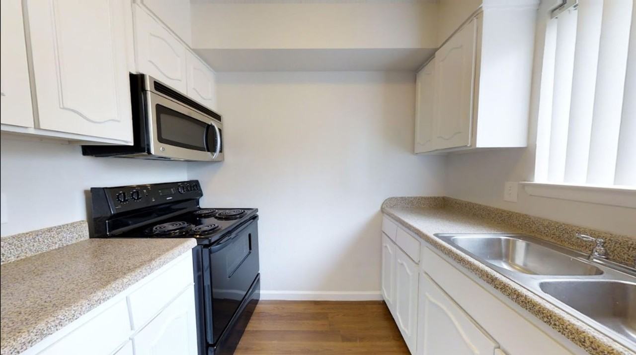 Tesoro Bonita - Photo 3 of 25