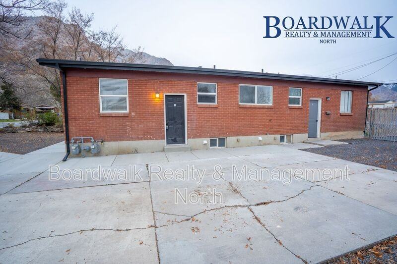 1287 Douglas St #2 - Photo 5 of 18