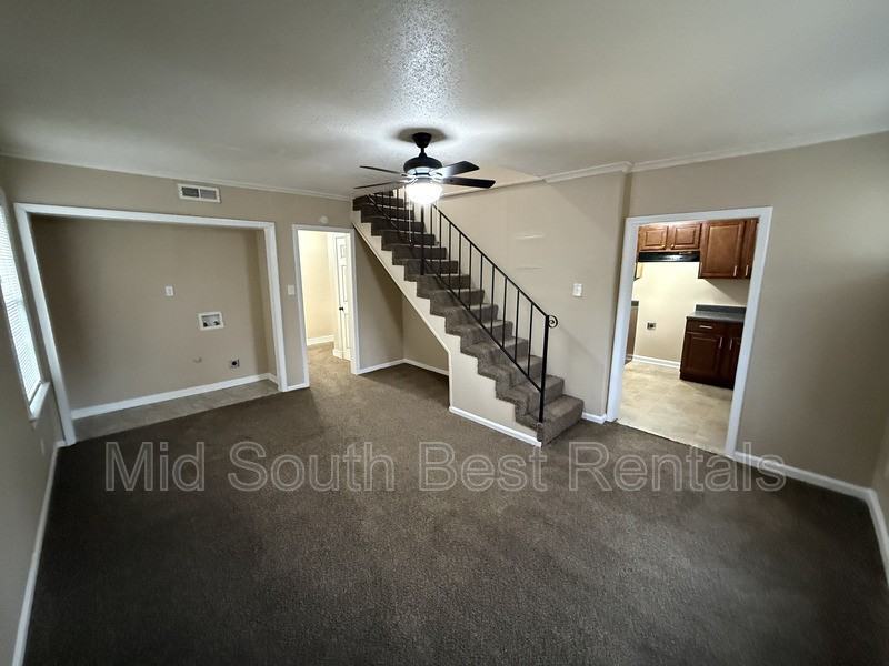1319 S Barksdale St - Photo 3 of 14