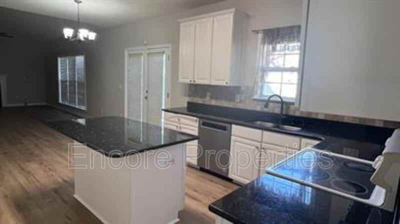 104 Ackley Ct - Photo 3 of 13