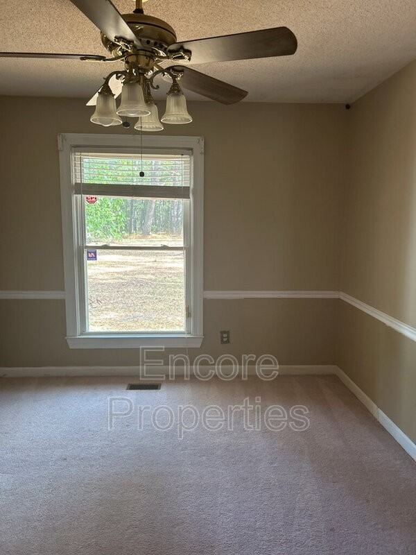 1916 S Main St - Photo 6 of 13