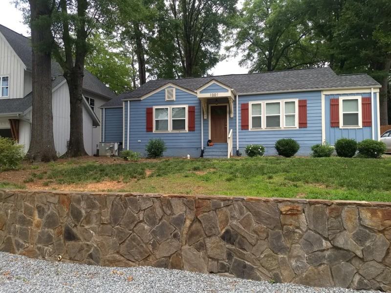 1001 Lunsford Pl - Photo 2 of 12