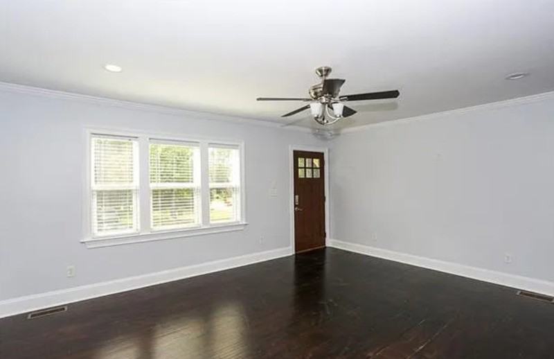 1001 Lunsford Pl - Photo 6 of 12