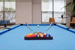 featured image of 201 W 21st St