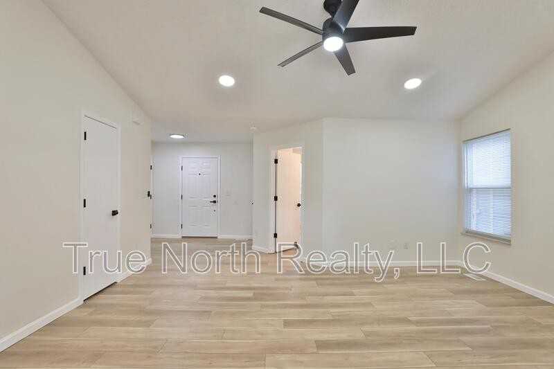 989 Lavender Ln - Photo 5 of 40