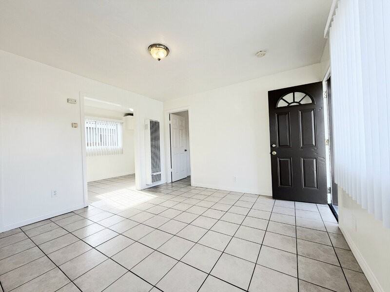 14039 Orizaba Ave - Photo 4 of 11