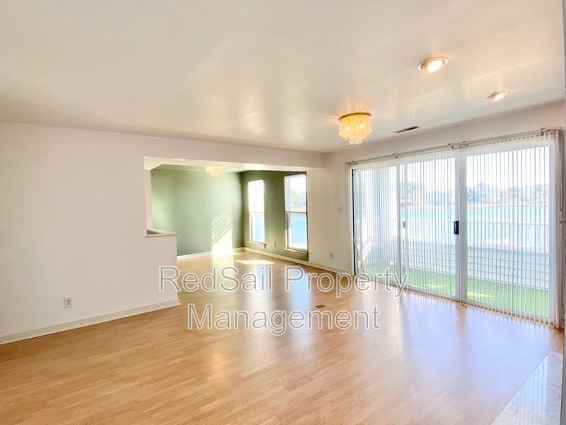 212 Dockside Dr #B - Photo 4 of 22