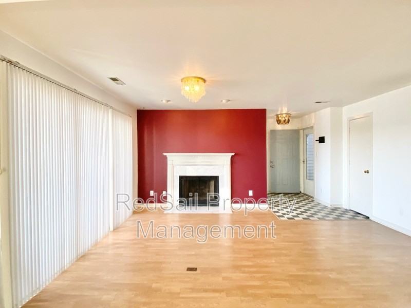 212 Dockside Dr #B - Photo 5 of 22