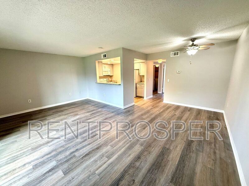 1044 Mollie Ln - Photo 4 of 24