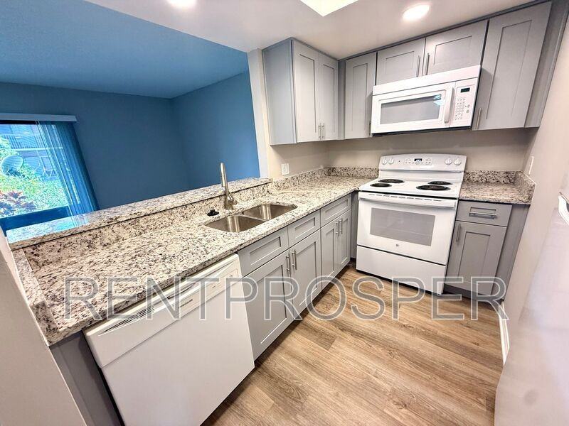 1044 Mollie Ln - Photo 6 of 24