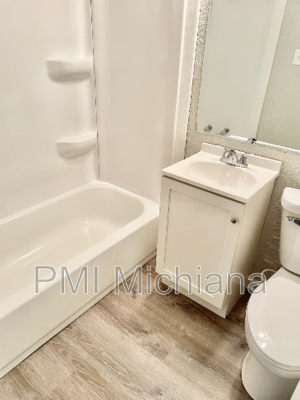 2261 Johnson St - Photo 2 of 7