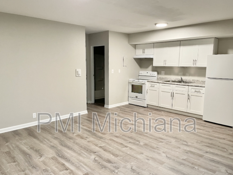 2261 Johnson St - Photo 6 of 7