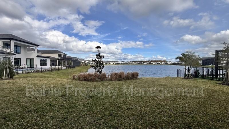 9233 Santorini Dr - Photo 5 of 31