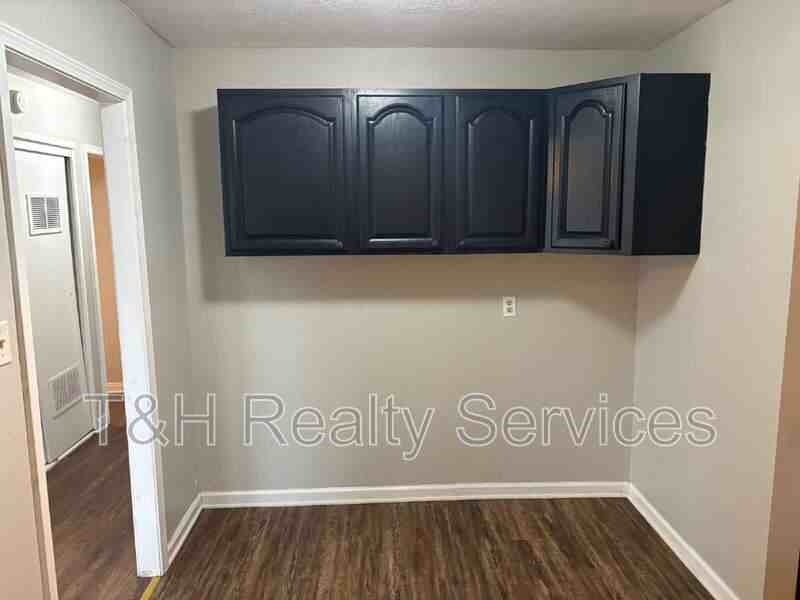 8207 E 50th St - Photo 6 of 22