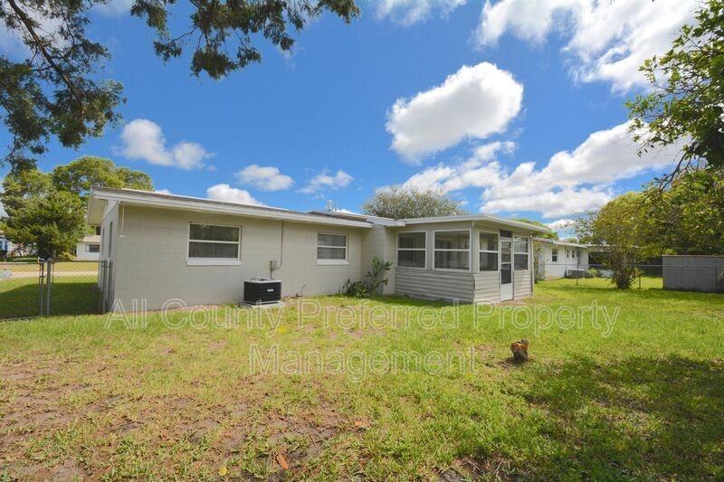 2913 Rosemarie Dr - Photo 3 of 12