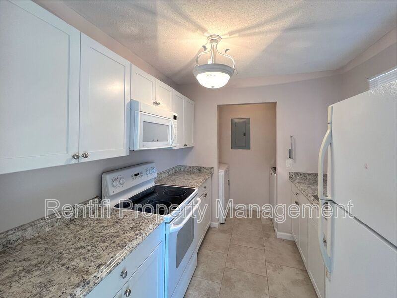 18134 Matanzas Rd - Photo 7 of 30