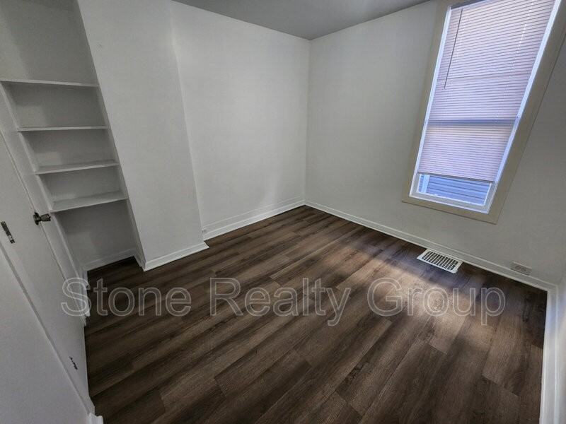 28 S 13th 1/2 St - Photo 6 of 11