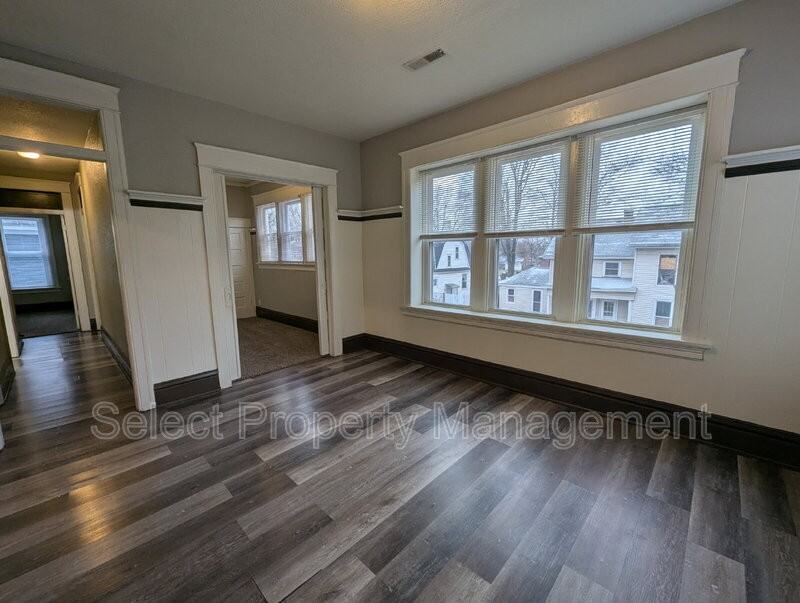 345 W Williams St - Photo 6 of 21