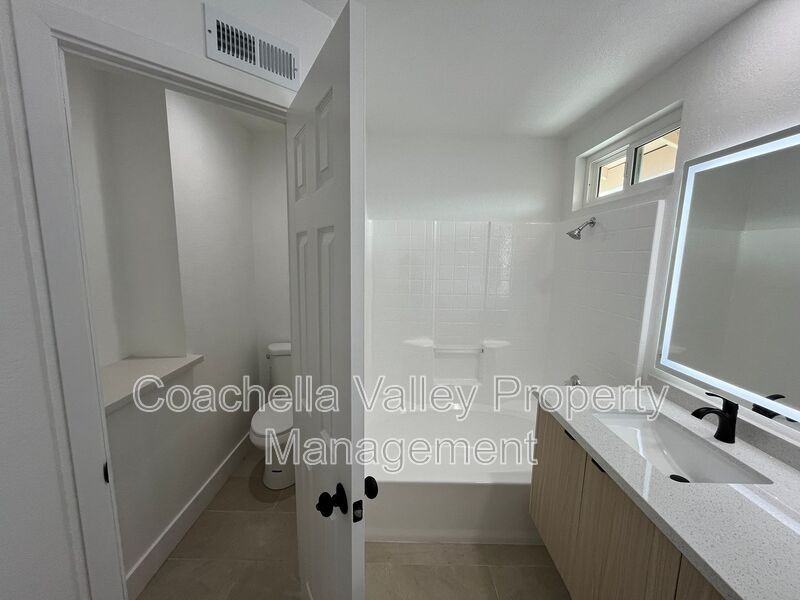 47675 Azalea St - Photo 5 of 37